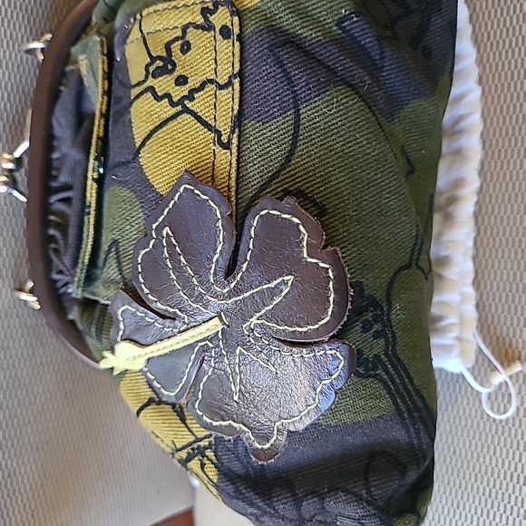 Miu Miu Milatary Flower small handbag Kisslock Vintage Cutie!! - Picture 7 of 10